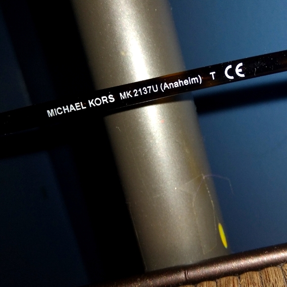 NWOT Brand new, never worn, authentic Michael Kors sunglasses - Picture 2 of 5